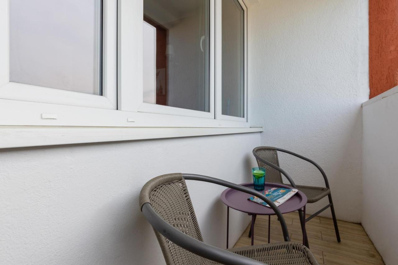 Apartaments Solec 79 By Noclegi Renters Warszawa Exteriör bild