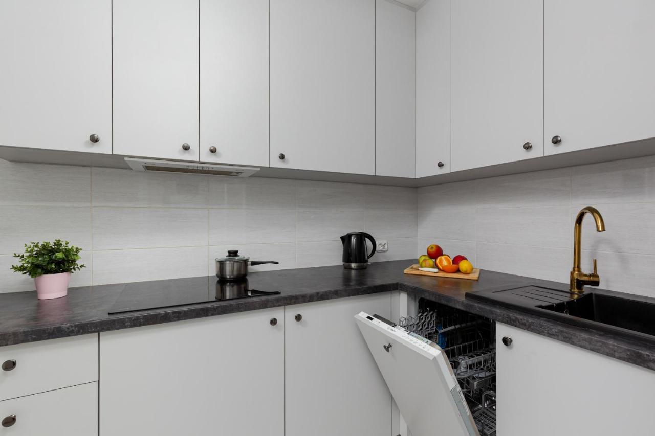 Apartaments Solec 79 By Noclegi Renters Warszawa Exteriör bild