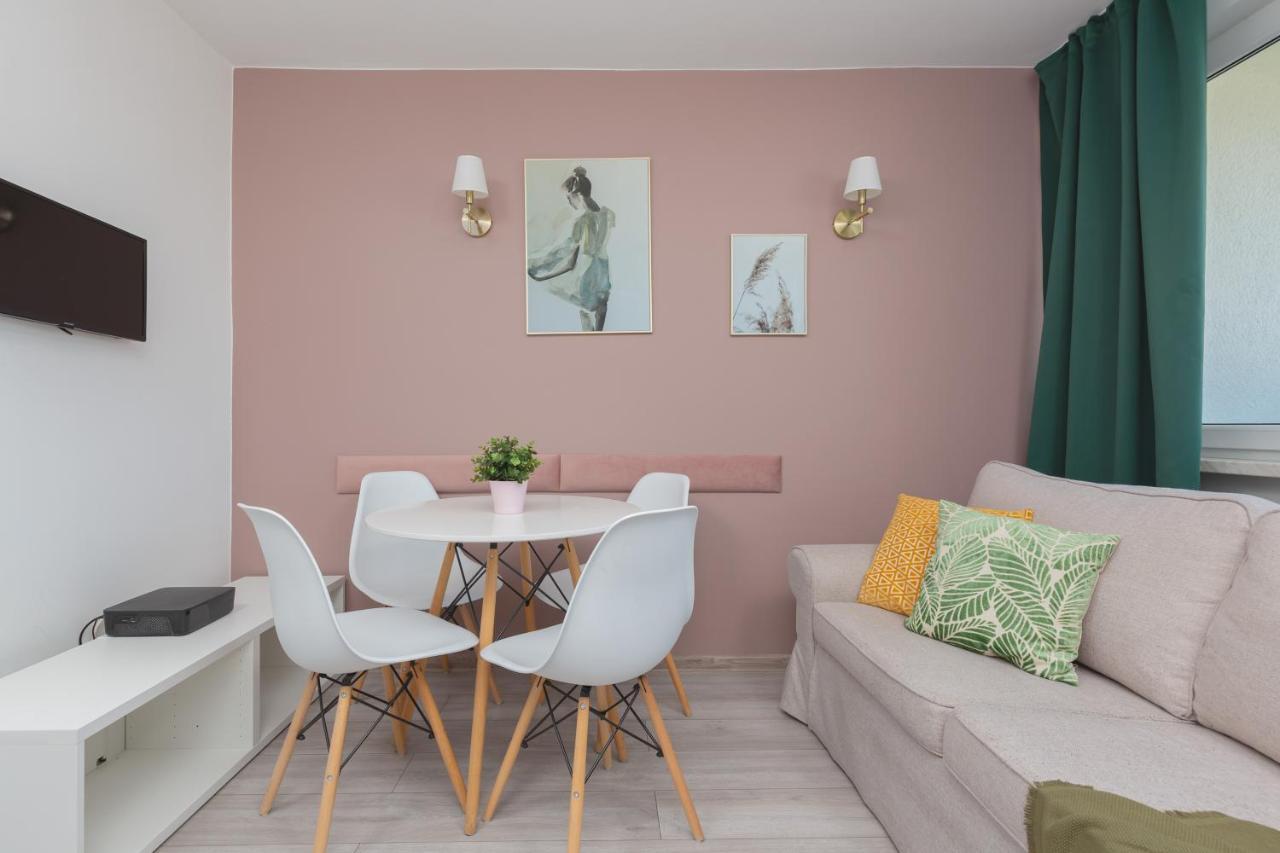 Apartaments Solec 79 By Noclegi Renters Warszawa Exteriör bild