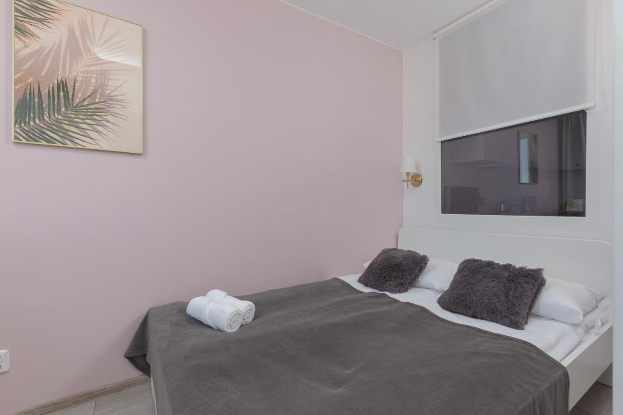 Apartaments Solec 79 By Noclegi Renters Warszawa Exteriör bild