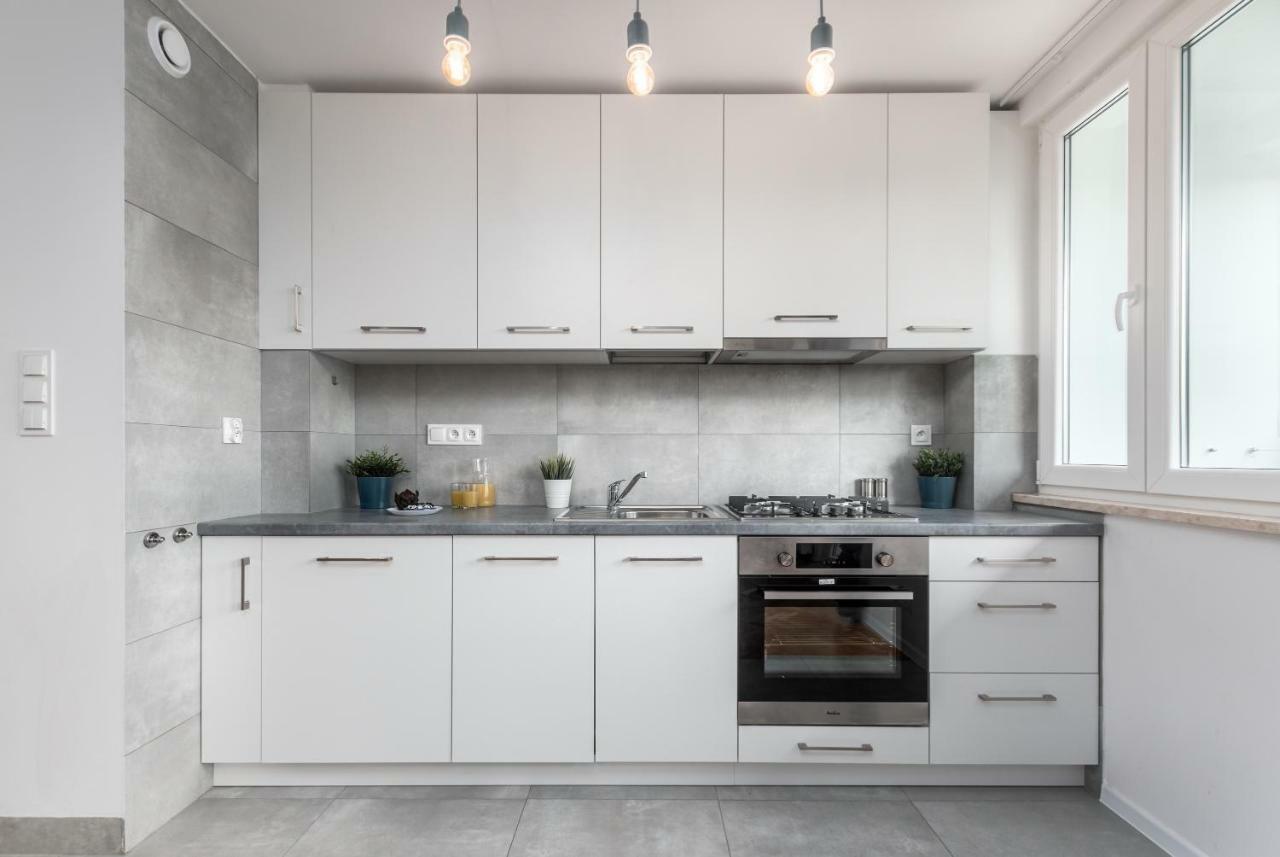 Apartaments Solec 79 By Noclegi Renters Warszawa Exteriör bild