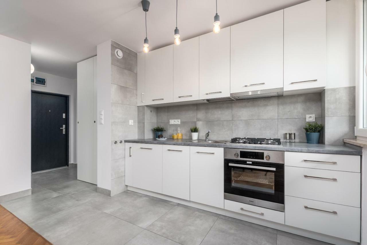 Apartaments Solec 79 By Noclegi Renters Warszawa Exteriör bild