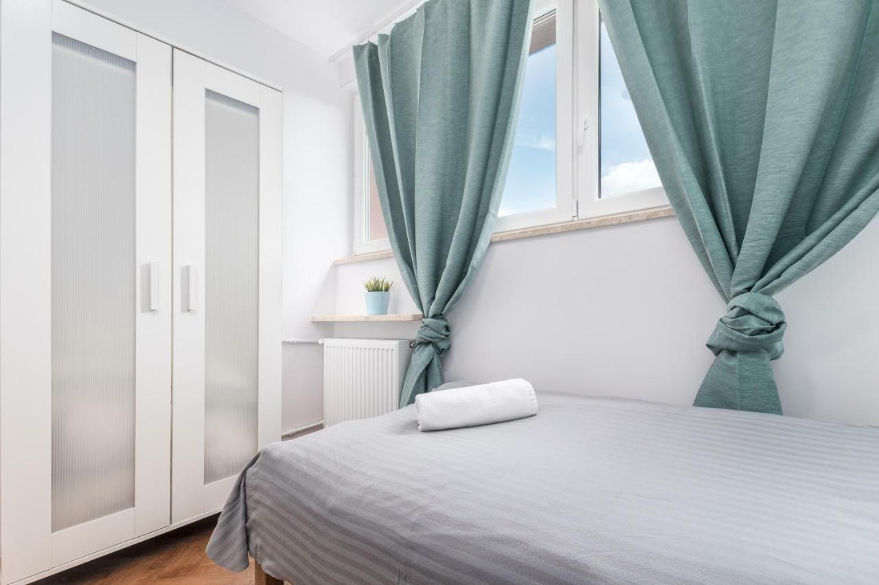 Apartaments Solec 79 By Noclegi Renters Warszawa Exteriör bild