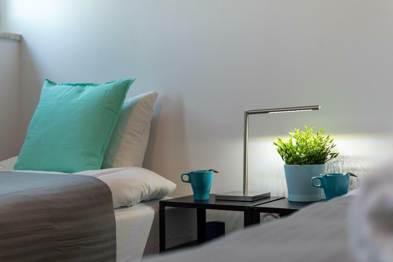 Apartaments Solec 79 By Noclegi Renters Warszawa Exteriör bild