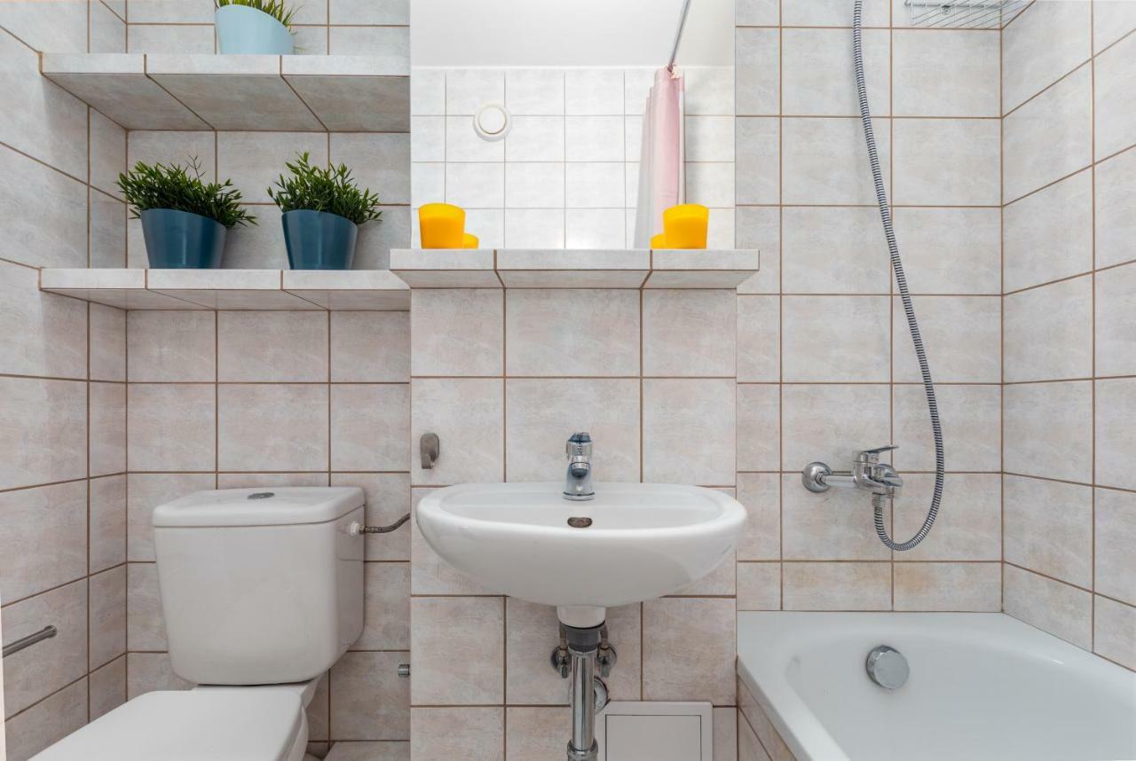 Apartaments Solec 79 By Noclegi Renters Warszawa Exteriör bild